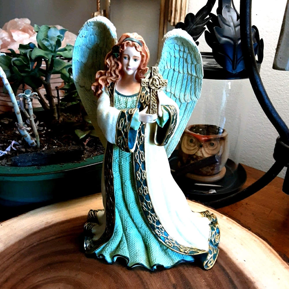 Emerald Isle Angel Hamilton collection 4205a green